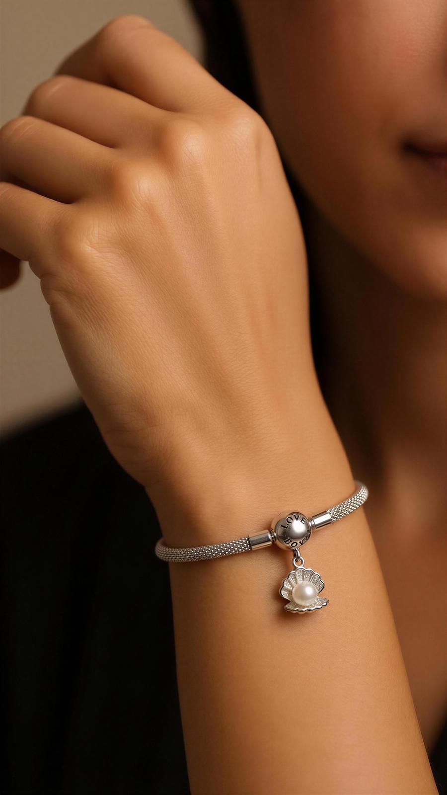 Pearl Seashell Charm Mesh Bracelet