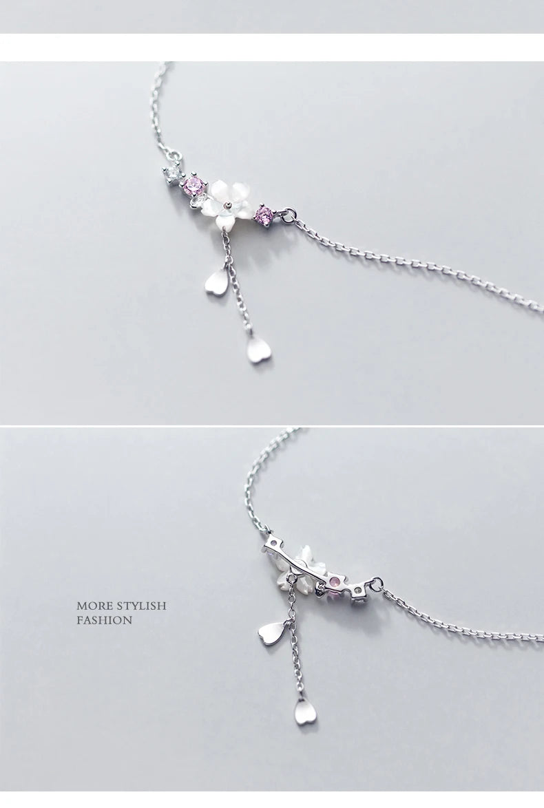 Twinkling White Shell Flower Hearts Necklace