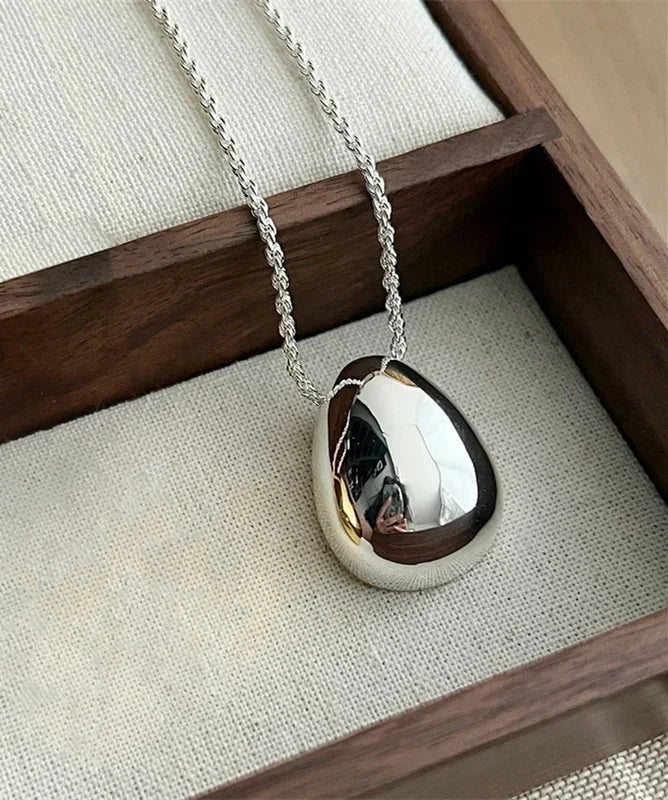 Simple Delicate Design Smooth Metal Teardrop Pendant Necklace